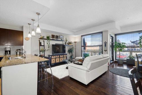 203-118 34 St Nw, Calgary, AB, T2N2X5 | Card Image