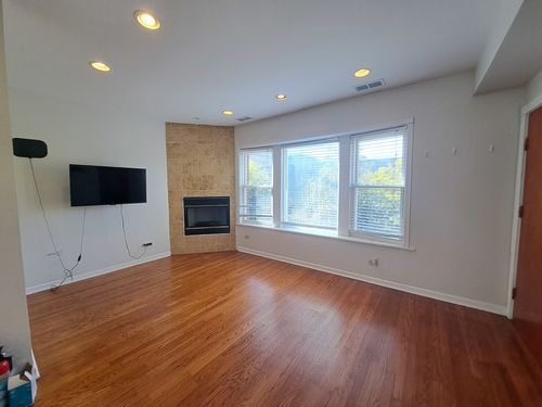 4-4219 N Lockwood Ave, Chicago, IL, 60641-1467 | Card Image