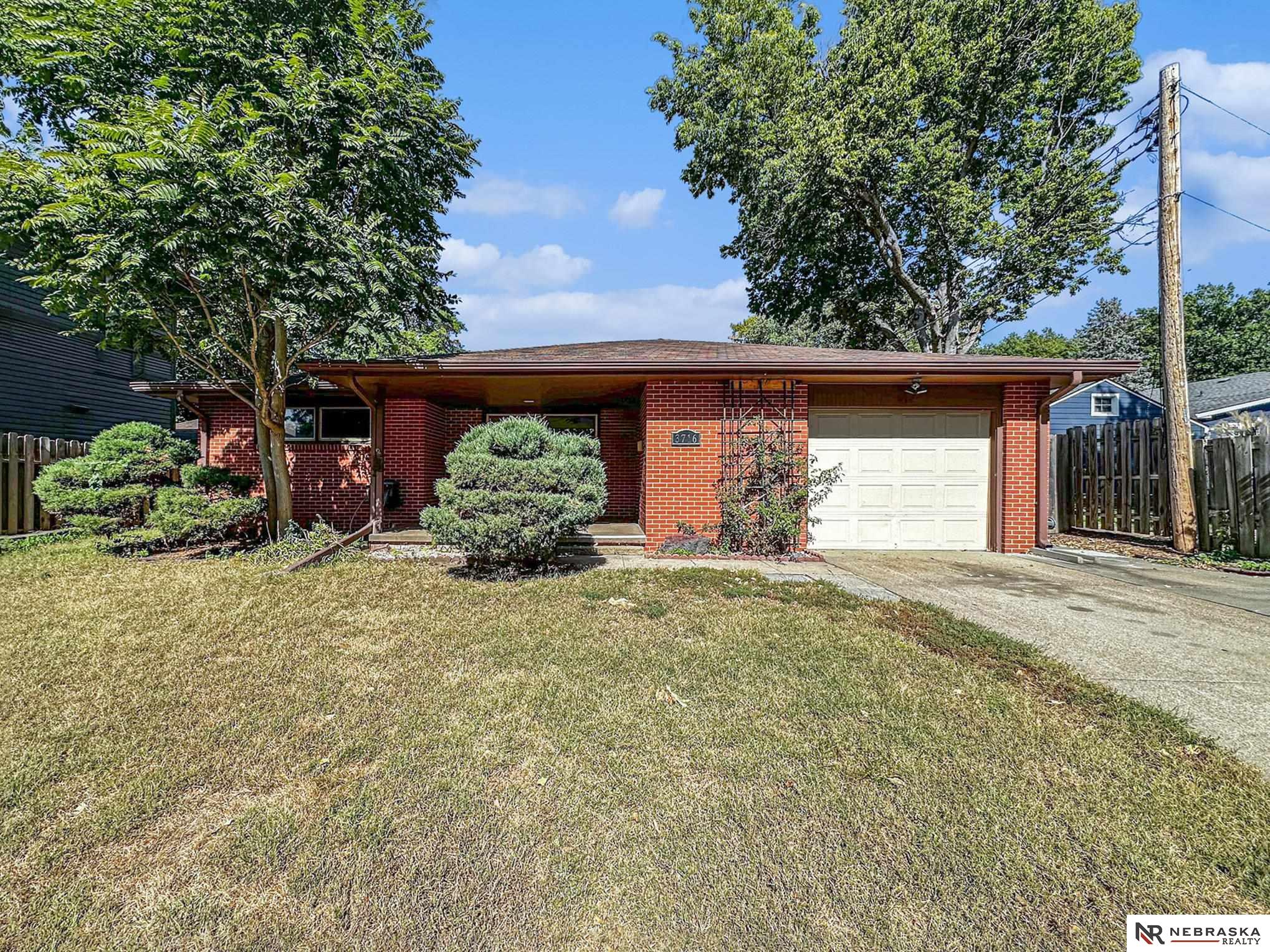 Apple St, Lincoln, NE 68503