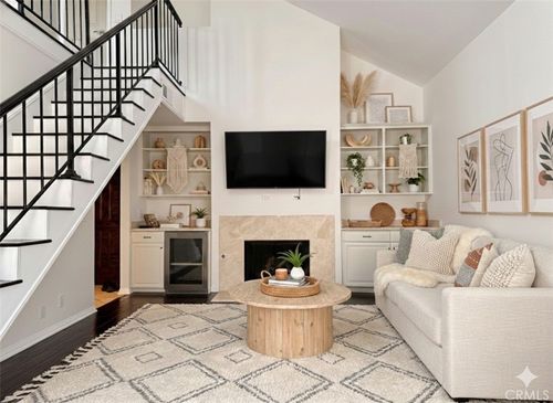 227 S Madison, Pasadena, CA, 91101 | Card Image