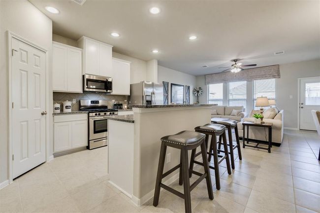 5907 Grant Grala Dr, House other with 4 bedrooms, 3 bathrooms and 2 parking in Katy TX | Image 4
