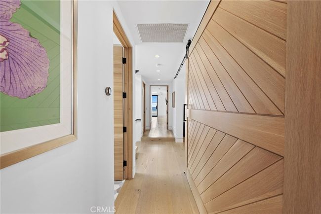 2148 E Oceanfront, House other with 5 bedrooms, 5 bathrooms and 3 parking in Newport Beach CA | Image 33