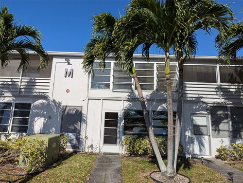 190 Oakridge M, Deerfield Beach, FL, 33442-1971 | Card Image