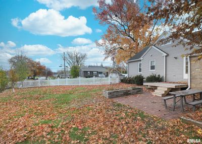 2420 Jersey Ridge Road, House other with 3 bedrooms, 2 bathrooms and null parking in Davenport IA | Image 2