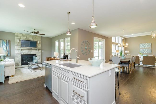 Photo representation of a similar home. Some features shown may be optional. | Image 5