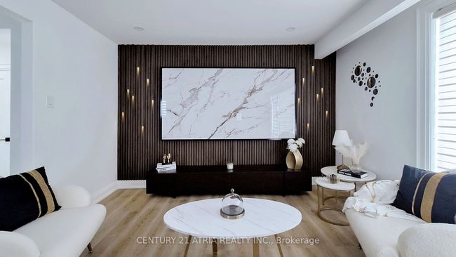 24 Collins Cres, House other with 5 bedrooms, 3 bathrooms and 6 parking in Aurora ON | Image 7