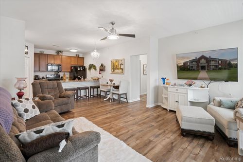 1926 Coventry Rd, Jackson, MI, 49201-8192 | Card Image
