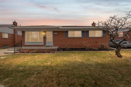 28517 Grant St, Saint Clair Shores, MI, 48081-1009 | Card Image