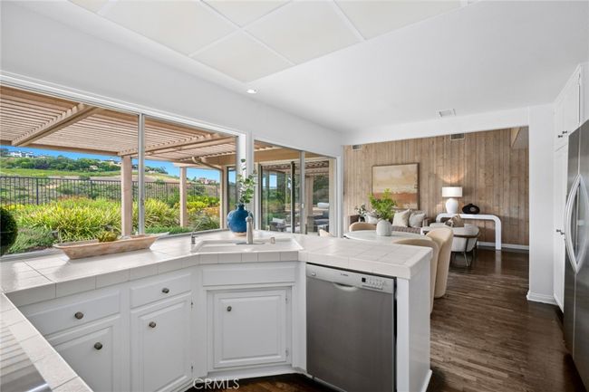 1606 Reef View Cir, House other with 4 bedrooms, 2 bathrooms and 3 parking in Corona del Mar CA | Image 17