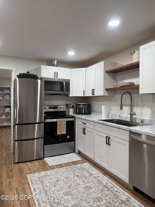 1335 Wintergreen St, Anchorage, AK, 99508-3069 | Card Image