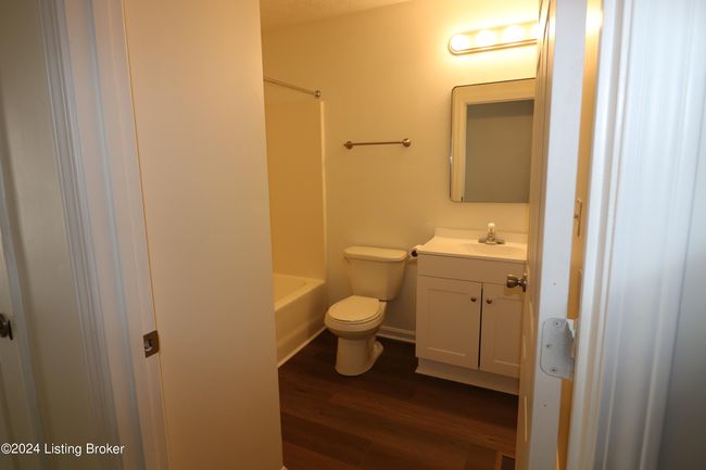 2008 W Market St, House other with 3 bedrooms, 2 bathrooms and null parking in Louisville KY | Image 9