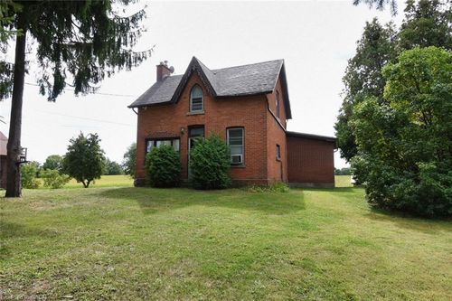 8125 Dickenson Rd E, Mount Hope, ON, L0R1W0 | Card Image
