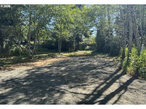 63579 S Olive Rd, Coos Bay, OR, 97420-6616 | Card Image