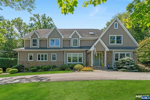 7 Deerhill Dr, Ho Ho Kus, NJ, 07423-1705 | Card Image