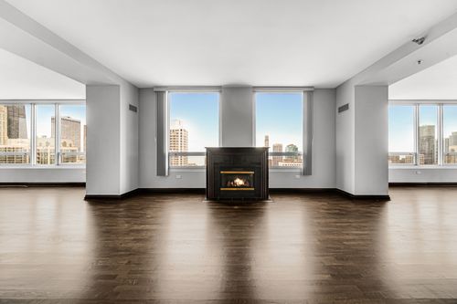 apt-53ab-33 Ontario St, Chicago, IL, 60654-7775 | Card Image