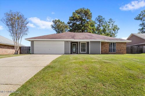 6704 Post Oak Dr, Ocean Springs, MS, 39564-7904 | Card Image