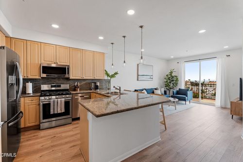 402-436 Poli St, Ventura, CA, 93001-2615 | Card Image