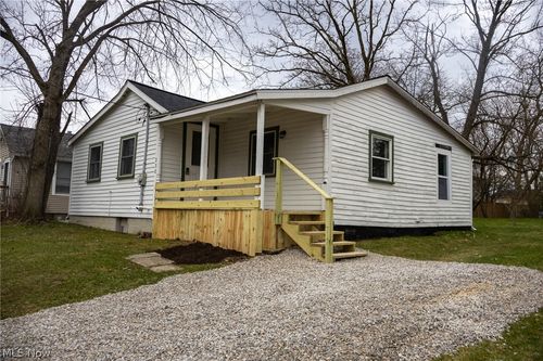 232 Howard St, Medina, OH, 44256-1736 | Card Image