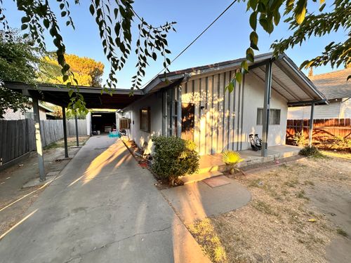 846 N Division St, Porterville, CA, 93257-1709 | Card Image