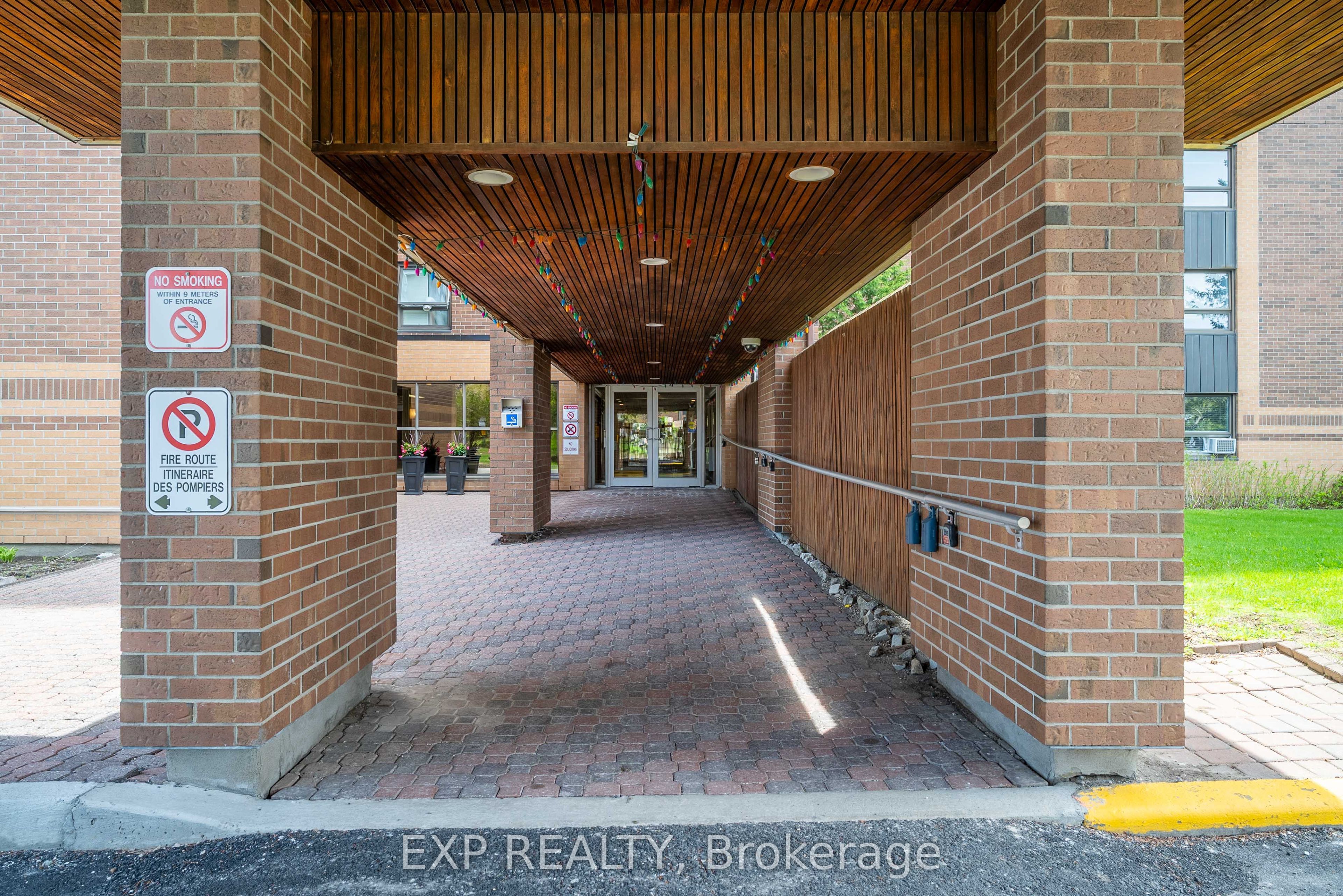 Residential in Cityview - Parkwoods Hills - Rideau Shore 5