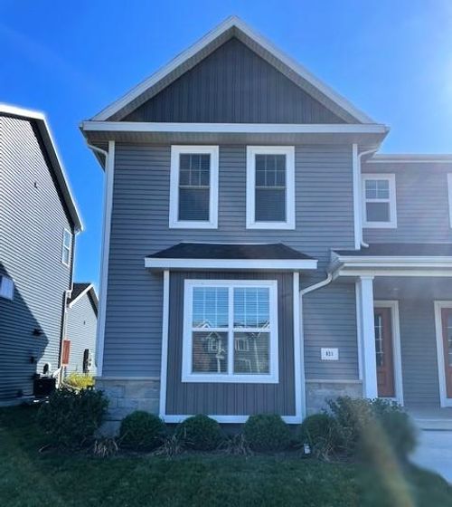 621 Hillcrest Dr, Waunakee, WI, 53597-2113 | Card Image