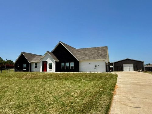 311 Dobbs Trl, Springtown, TX, 76082-5507 | Card Image
