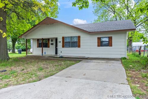 909 Culbertson St Sw, Ardmore, OK, 73401-5101 | Card Image