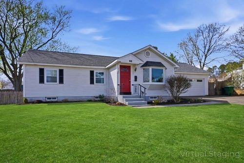 98 Greenpoint Cir, Chicopee, MA, 01020-3910 | Card Image