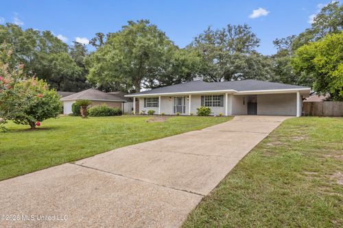 371 Lakeview Blvd, Biloxi, MS, 39531-2605 | Card Image