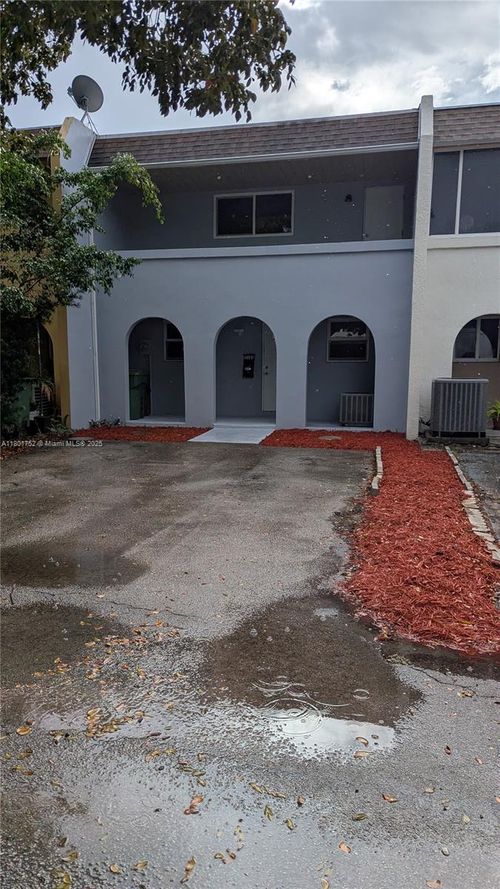 7184 W 3rd Ave, Hialeah, FL, 33014-5365 | Card Image