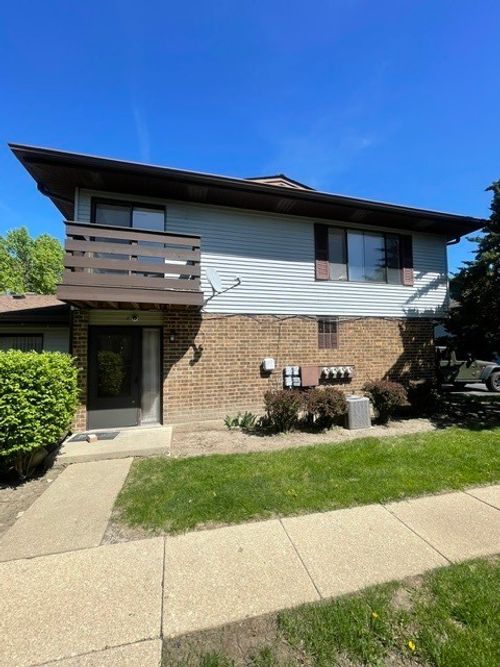 a-1590 Perry Ct, Aurora, IL, 60505-1591 | Card Image