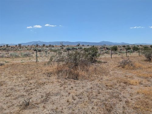 5 Dos Palmas Rd, Phelan, CA, 92371 | Card Image