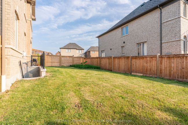 10 Hornchurch St, House other with 6 bedrooms, 5 bathrooms and 2 parking in Whitby ON | Image 50