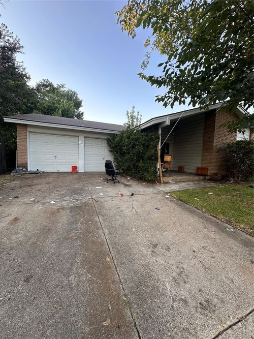 1817 Redwood St, Arlington, TX, 76014-1556 | Card Image