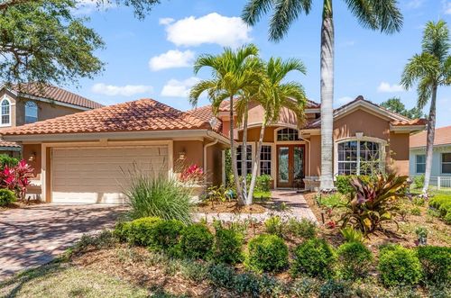 7521 Aralia Way, Largo, FL, 33777-4910 | Card Image