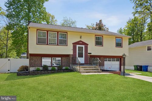 215 Wedgewood Dr, BLACKWOOD, NJ, 08012-1539 | Card Image