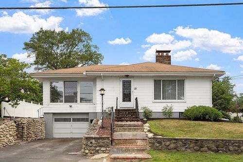 33 Durso Ave, Lawrence, MA, 01843-3735 | Card Image
