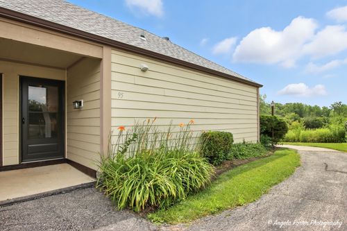 unit-95-3338 Berwyn Ave, North Chicago, IL, 60064-3418 | Card Image