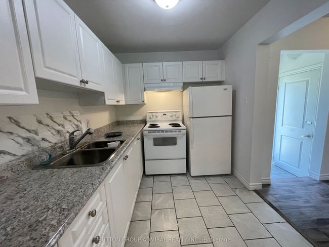 165 Anne St S, Home with 1 bedrooms, 1 bathrooms and 1 parking in Barrie ON | Image 6