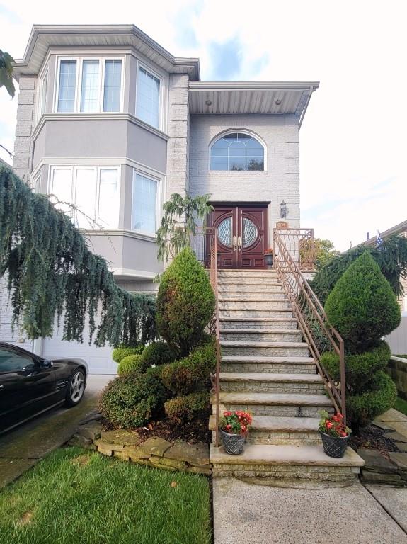 Lamport Blvd, Staten Island, NY 10305