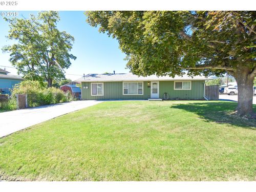 1412 T Ave, La Grande, OR, 97850-3052 | Card Image