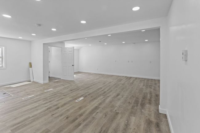 92 N Main St, House other with 4 bedrooms, 4 bathrooms and 7 parking in Raynham MA | Image 5