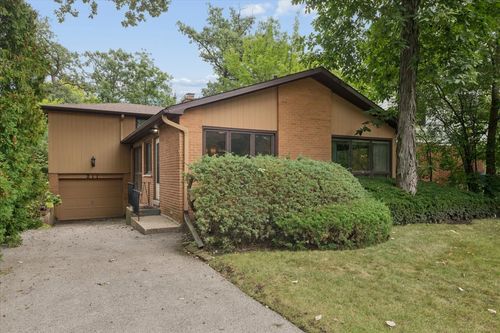 211 Sumac Rd, Highland Park, IL, 60035-4441 | Card Image