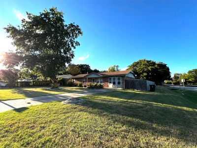 Large Corner lot with paved driveway | Image 2