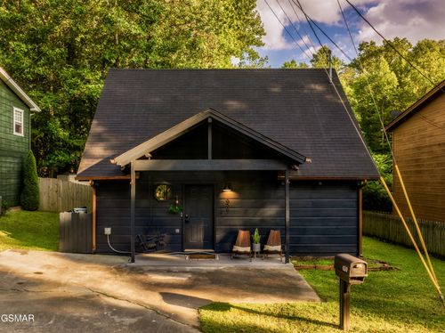 659 Morning Mist Way, Gatlinburg, TN, 37738-5768 | Card Image