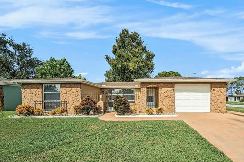 9201 Chantilly Ln, PORT RICHEY, FL, 34668-8102 | Card Image