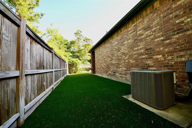 1800 Sqft. of PET-FLO Turf with 15 x 10 Putting green | Image 39