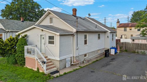 231 Old Rd, Sewaren, NJ, 07077-1012 | Card Image