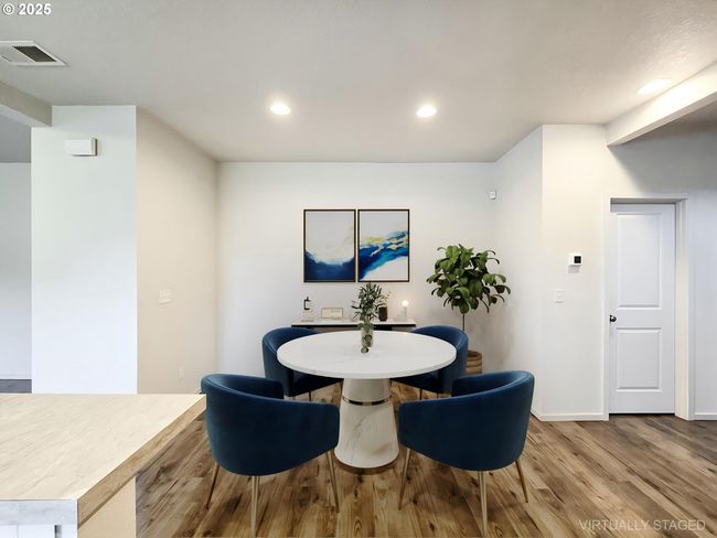 2220 Se 16 Th St, House attached with 3 bedrooms, 3 bathrooms and 2 parking in Gresham OR | Image 9