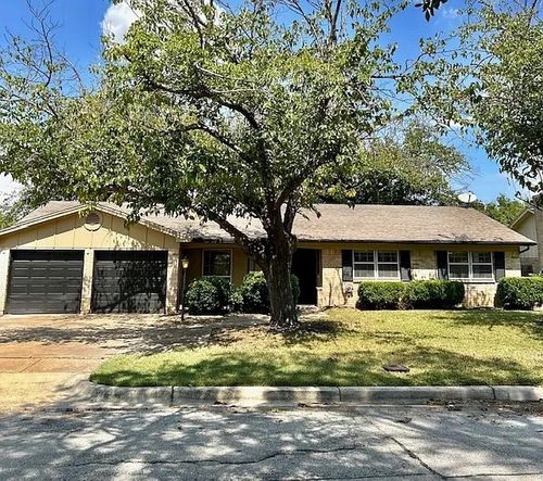 1308 Marlborough Dr, Fort Worth, TX, 76134-4439 | Card Image